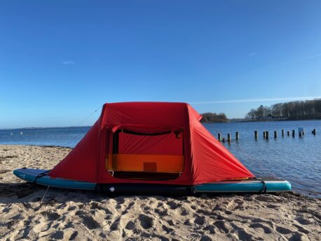 BAJAO Cabin on SIc Okeano sup on beach open tent
