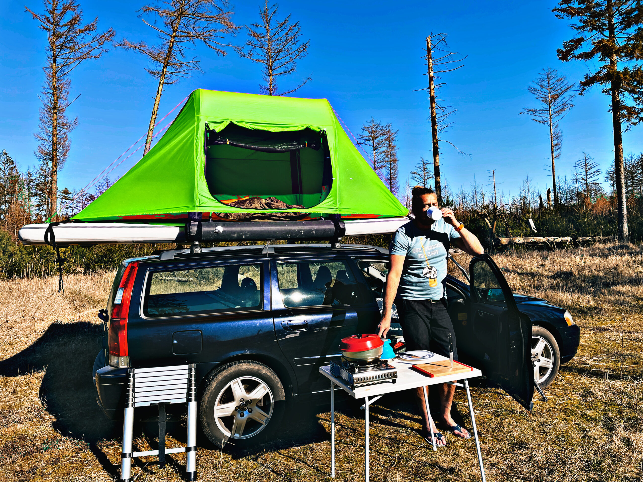BAJAO Cabin Rooftop tent with coffee